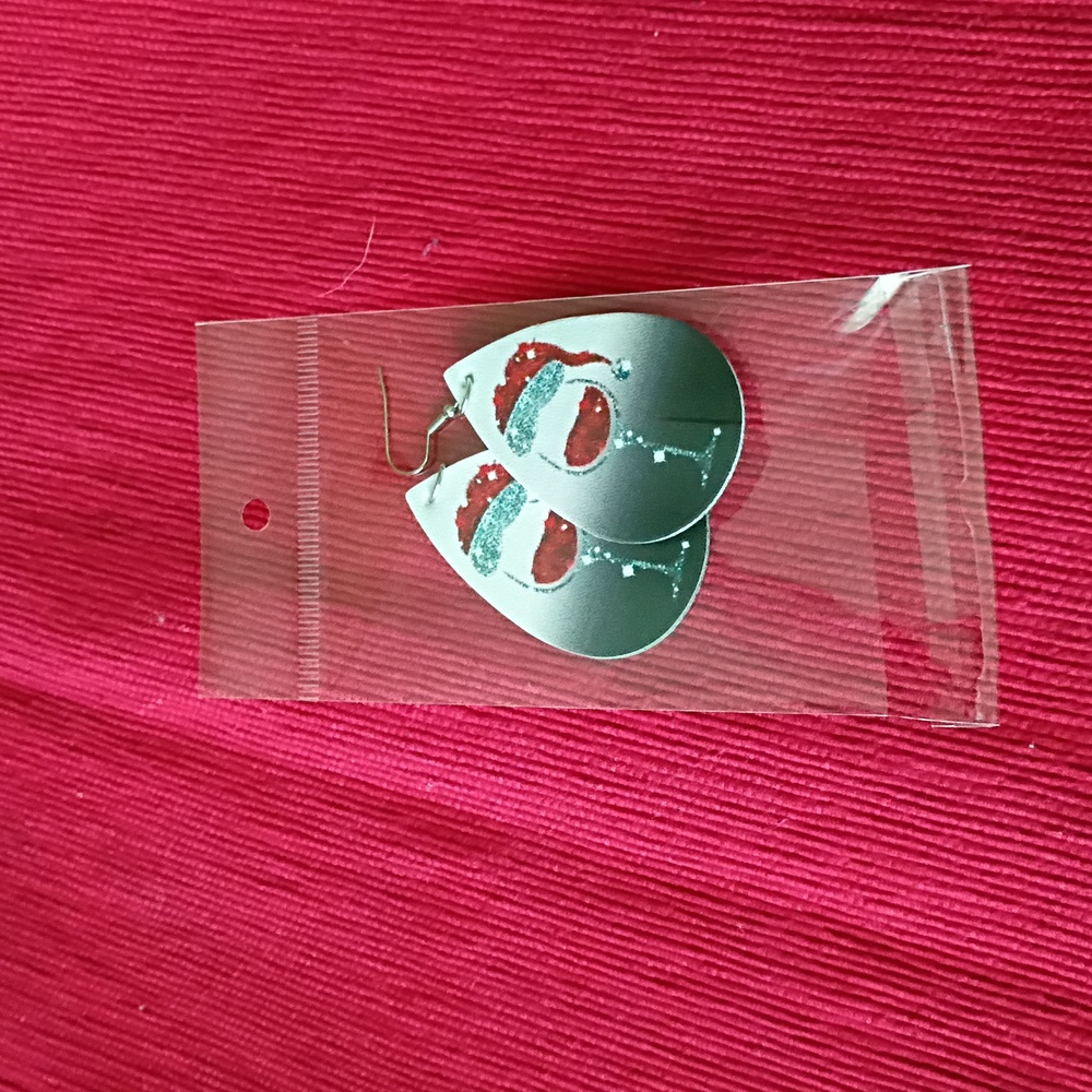 🤑Festive Wine Glass Earrings NIP - Picture 4 of 4